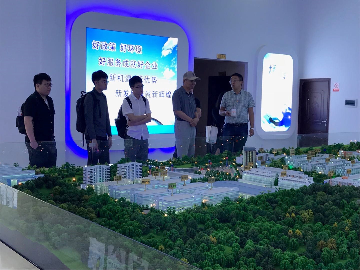 0e430b82824b48cc8e5d731a92a8e8ad.jpg 0e430b82824b48cc8e5d731a92a8e8ad.jpg